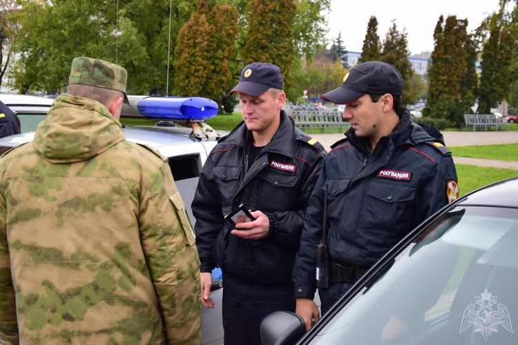 Подразделения Росгвардии приняли участие в общегородском строевом смотре