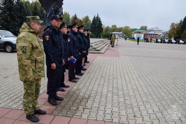 Подразделения Росгвардии приняли участие в общегородском строевом смотре