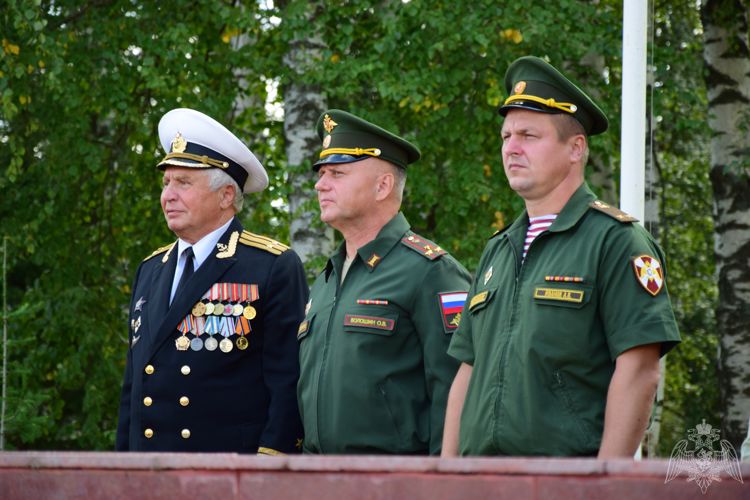 Росгвардейцы поздравили с Днём знаний кадетов Костромского кадетского корпуса
