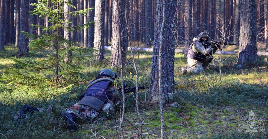Бойцы ОМОН завершили полевой выход