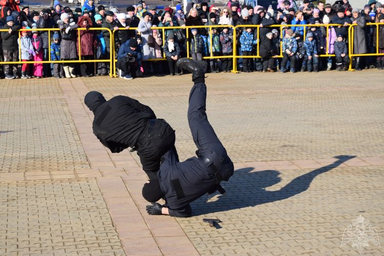 В Костроме росгвардейцы провели зрелищный Фестиваль «Открытая Росгвардия»