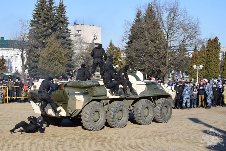 В Костроме росгвардейцы провели зрелищный Фестиваль «Открытая Росгвардия»