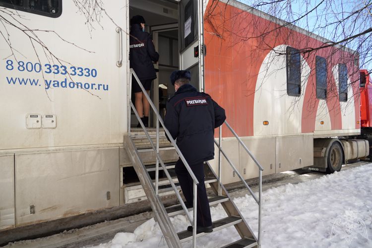 Костромские росгвардейцы приняли участие в донорской акции «От сердца к сердцу»