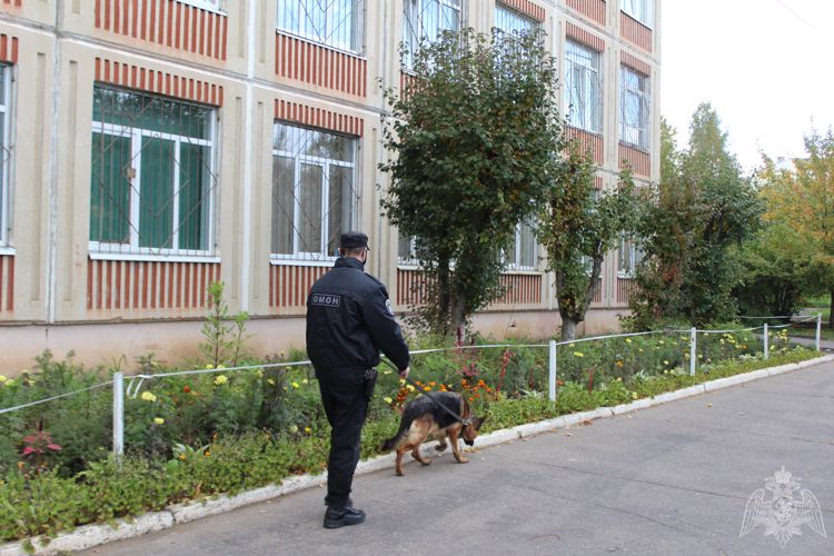 Росгвардия проверила готовность избирательных участков Костромской области 