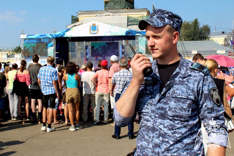 Сотрудники Росгвардии примут участие в обеспечении общественной безопасности в День молодежи
