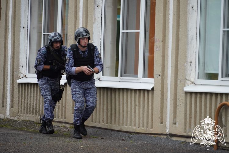 Сотрудники вневедомственной охраны Росгвардии из Волгореченска стали лучшими в областном конкурсе профмастерства