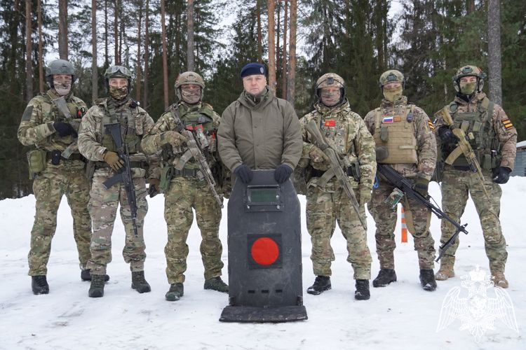Сотрудников костромского СОБР поздравили с профессиональным праздником
