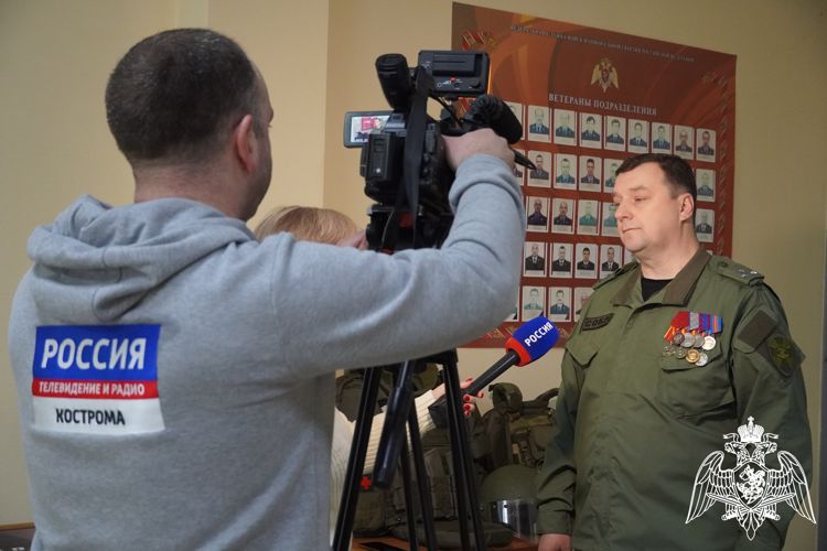 Сотрудников костромского СОБР поздравили с профессиональным праздником