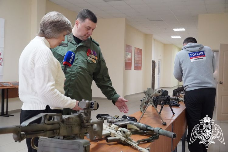Сотрудников костромского СОБР поздравили с профессиональным праздником