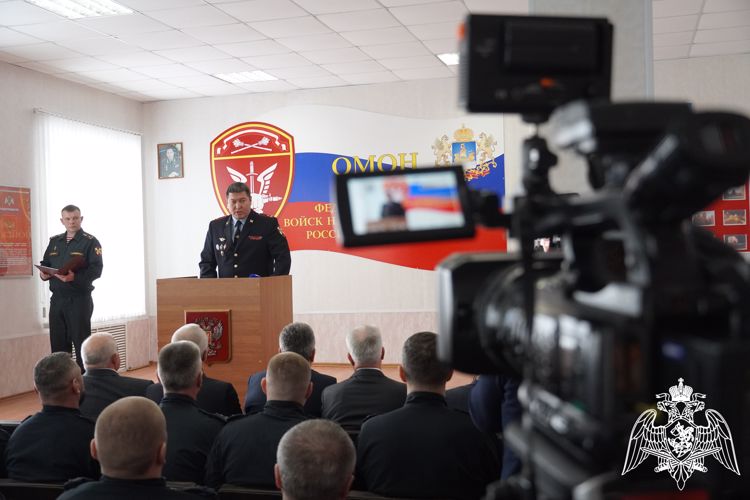 Сотрудников костромского СОБР поздравили с профессиональным праздником