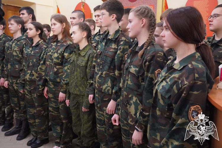 Фотовыставка Росгвардии открылась в центре Костромы