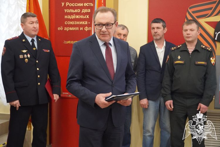 Фотовыставка Росгвардии открылась в центре Костромы