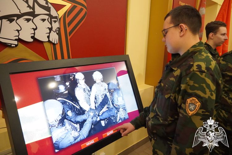 Фотовыставка Росгвардии открылась в центре Костромы