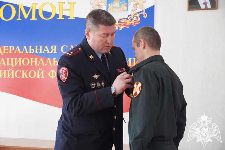 В Костроме росгвардейцам – участникам СВО вручили государственные награды