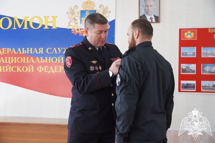 В Костроме росгвардейцам – участникам СВО вручили государственные награды