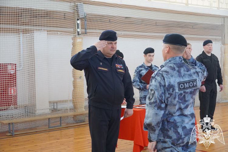 Торжественное построение прошло в ОМОН "Оплот"