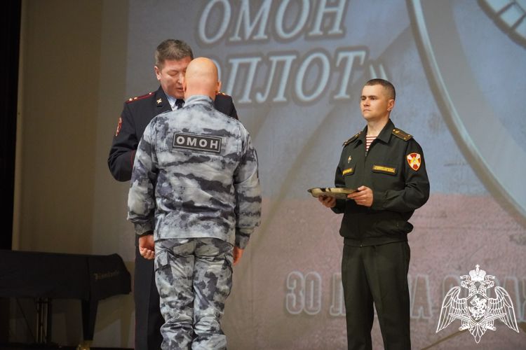 В Костроме поздравили ОМОН «Оплот» с 30-летием образования отряда
