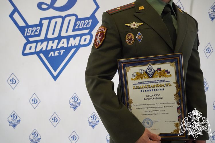 Начальник Управления Виталий Колыжбаев поблагодарил костромских росгвардейцев за спортивные достижения