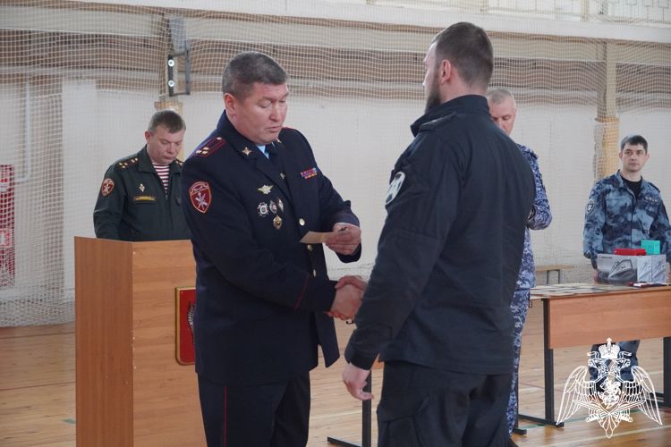 В Костроме наградили росгвардейцев - участников СВО