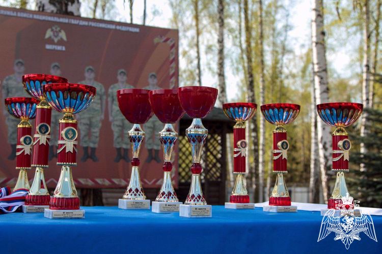Начальник Управления Виталий Колыжбаев поблагодарил костромских росгвардейцев за спортивные достижения