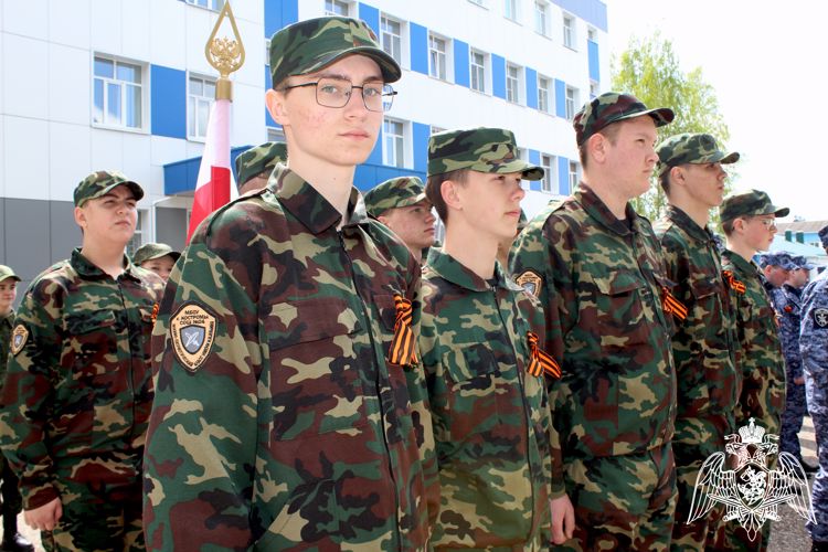 В Костроме росгвардейцы провели персональный парад Победы для труженика тыла Великой Отечественной войны 