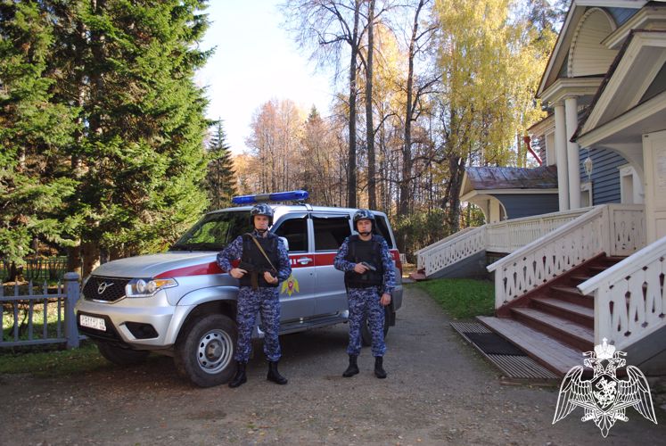 В Костромской области сотрудники Росгвардии поздравили  работников музеев 