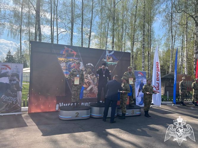 Начальник Управления Виталий Колыжбаев поблагодарил костромских росгвардейцев за спортивные достижения
