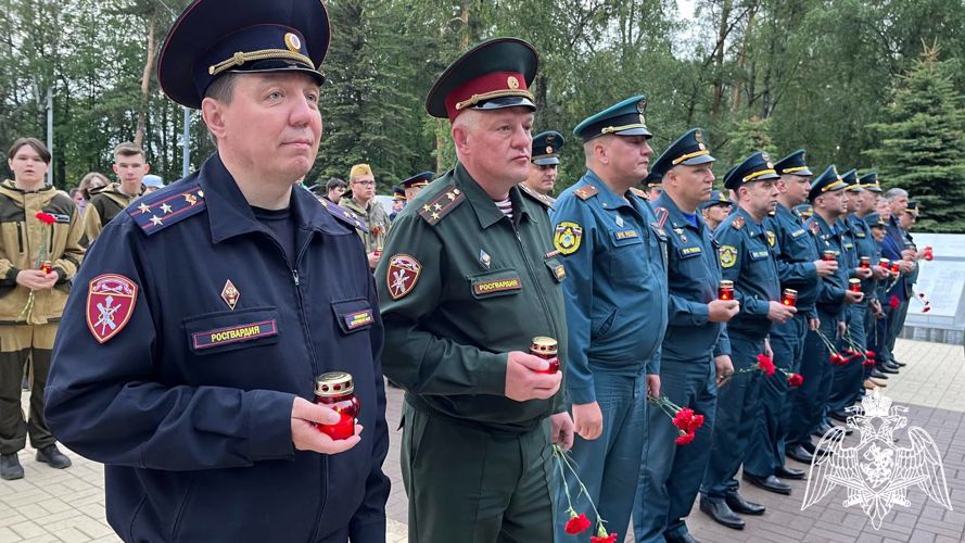 Росгвардейцы приняли участие в акции "Свеча памяти"
