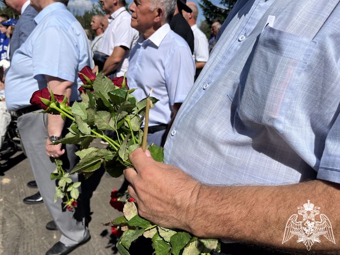 Представители Росгвардии приняли участие в открытии памятника погибшим в зоне СВО бойцам