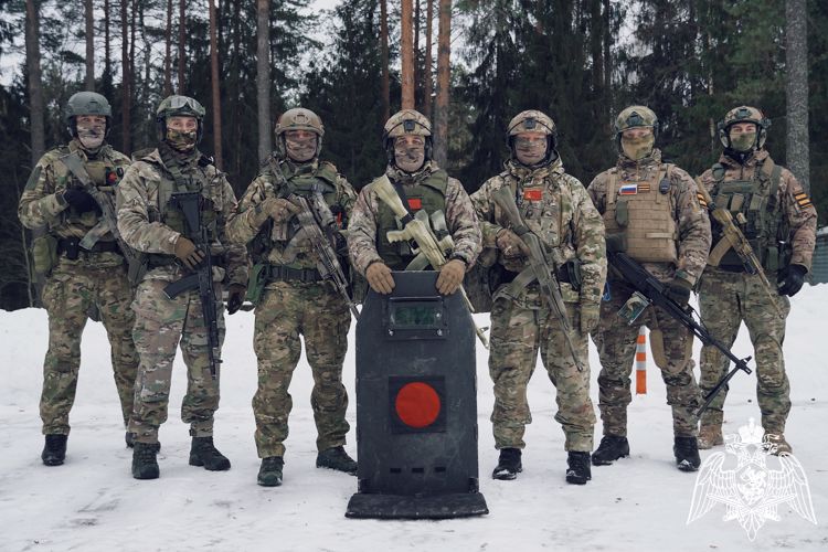 8 октября - профессиональный праздник сотрудников СОБР Росгвардии