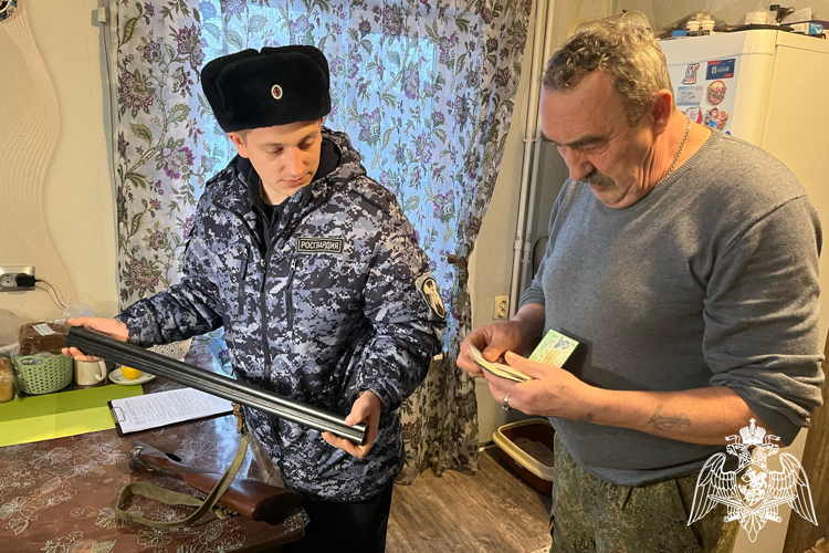 За прошедшую неделю росгвардейцы проверили более 120 владельцев оружия в Костромской области