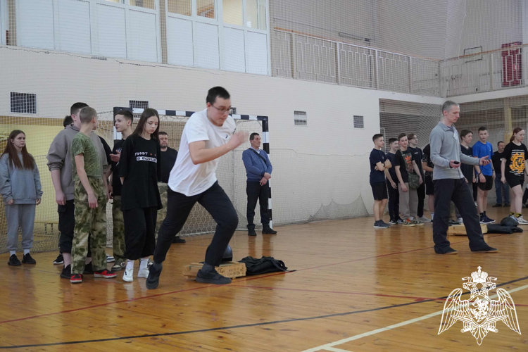 В Костроме прошла военно-спортивная эстафета среди учащихся