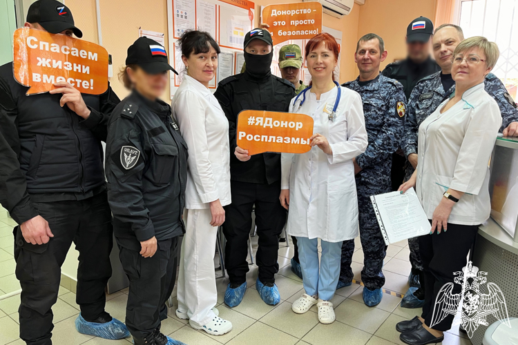 Сотрудники Росгвардии сдали плазму крови в Костроме