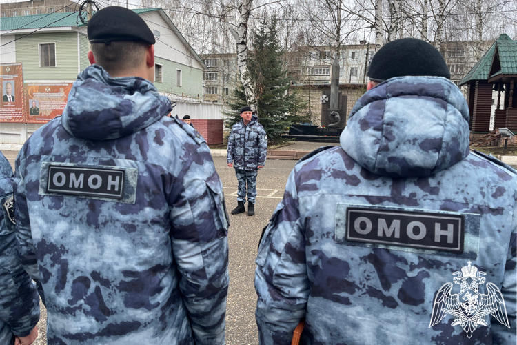 Торжественное построение прошло в ОМОН "Оплот"