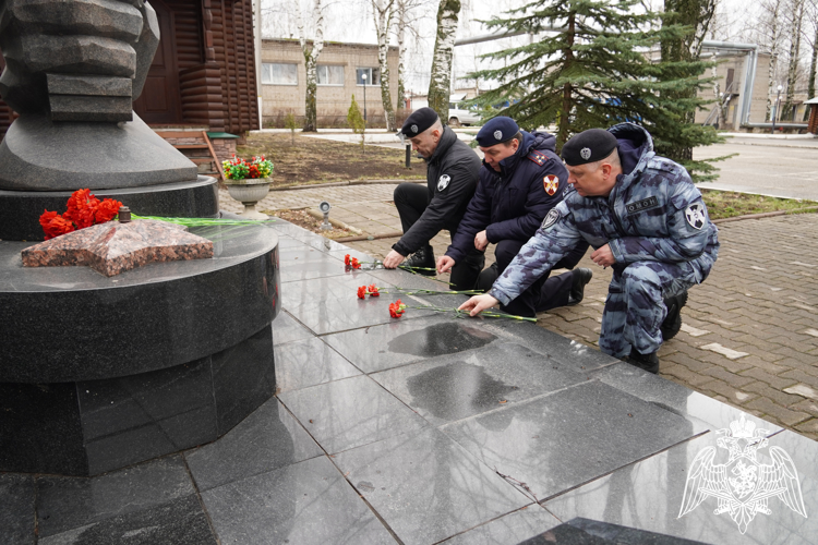Торжественное построение прошло в ОМОН "Оплот"