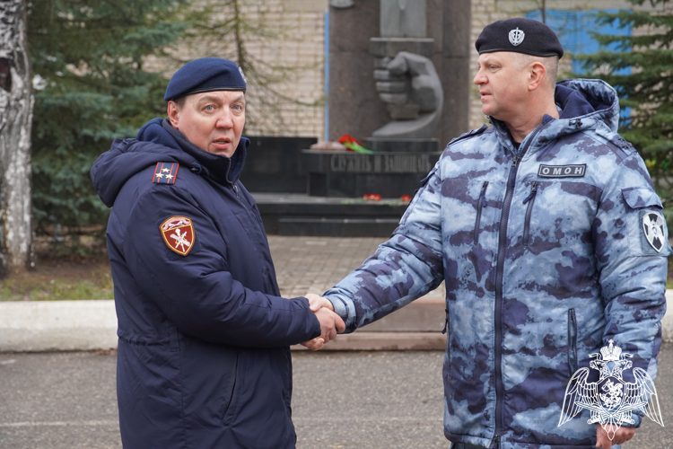 Торжественное построение прошло в ОМОН "Оплот"