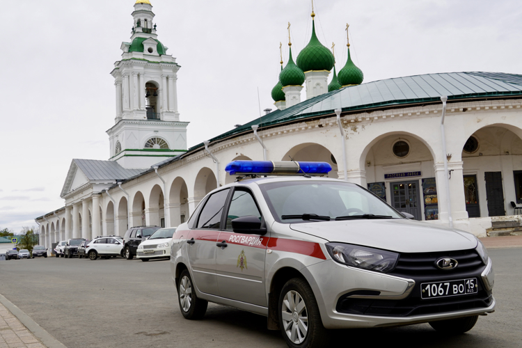 В Костроме задержан мужчина за использование чужой банковской карты 