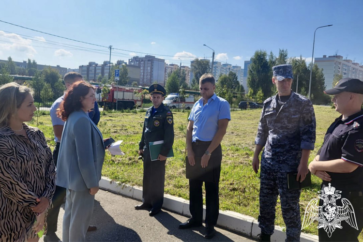 В Костроме сотрудники Росгвардии приняли участие во всероссийских межведомственных учениях на объектах образования