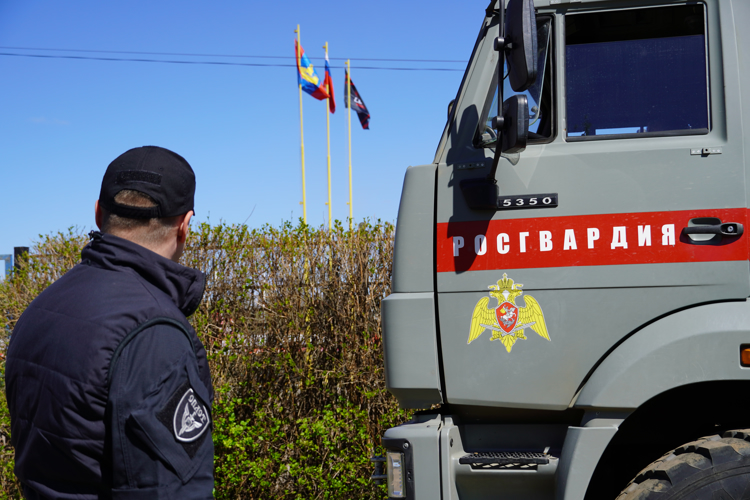 Сотрудники Росгвардии обеспечат общественную безопасность во время проведения футбольного матча "Спартак" - "Волгарь" в Костроме