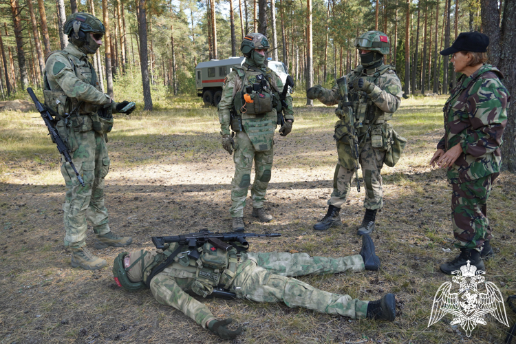 Бойцы ОМОН "Оплот" провели тренировку по тактической медицине в Костроме