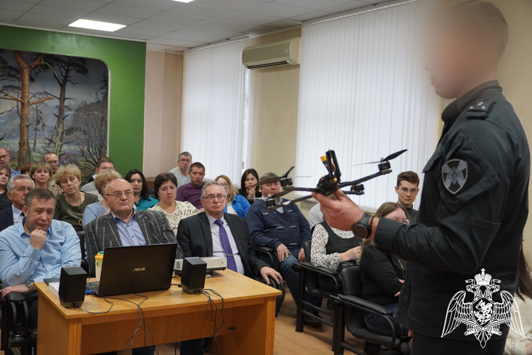 Сотрудники Росгвардии провели занятия по антитеррористической безопасности с представителями органов местного самоуправления Костромской области