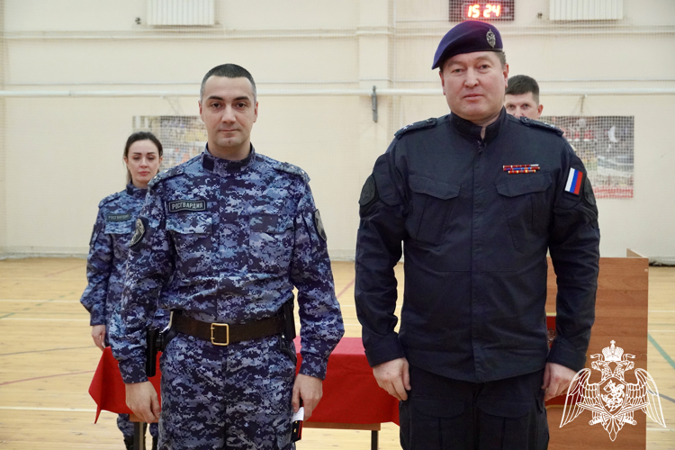 В Костроме наградили отличившихся в 2024 году сотрудников и военнослужащих Росгвардии