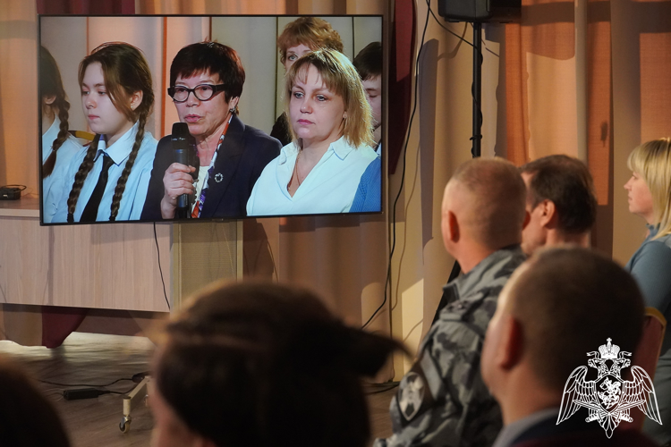 Врио командира ОМОН «Оплот» принял участие в презентации сборника военных стихов «Победа будет за нами!»