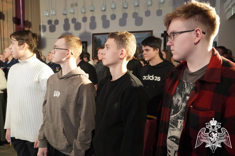 Врио командира ОМОН «Оплот» принял участие в презентации сборника военных стихов «Победа будет за нами!»