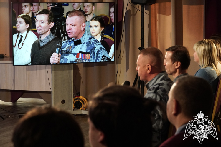 Врио командира ОМОН «Оплот» принял участие в презентации сборника военных стихов «Победа будет за нами!»