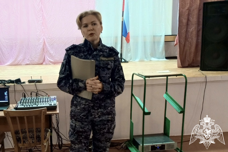Учащихся районов Костромской области сотрудники Росгвардии знакомят с ведомственными вузами