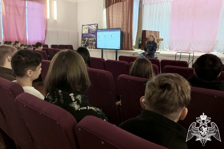 Учащихся районов Костромской области сотрудники Росгвардии знакомят с ведомственными вузами