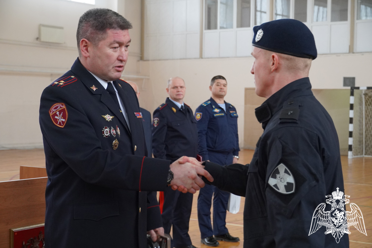 В День Росгвардии прошло торжественное награждение сотрудников и военнослужащих ведомства в Костроме