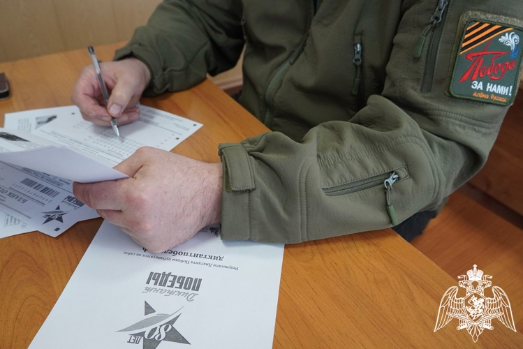 Сотрудники и военнослужащие Росгвардии написали Диктант Победы в Костроме