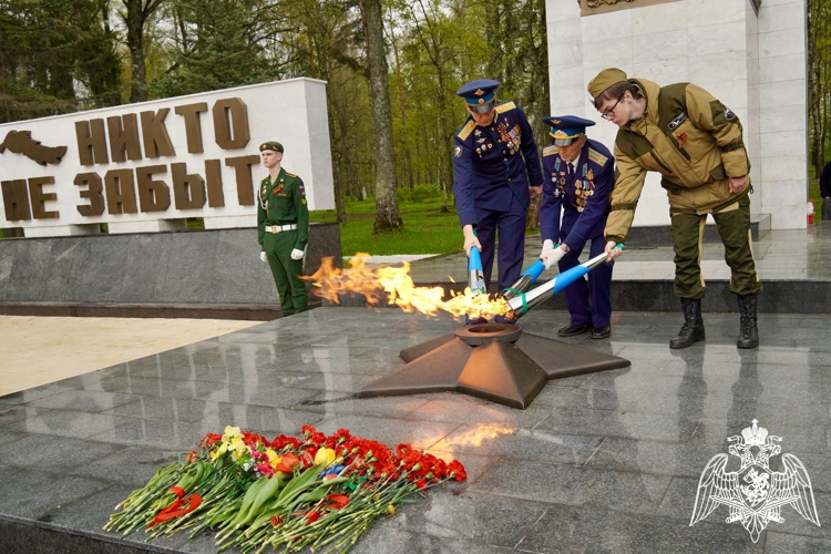 Сотрудники Росгвардии приняли участие в торжественном открытии Воинского мемориала в Костроме